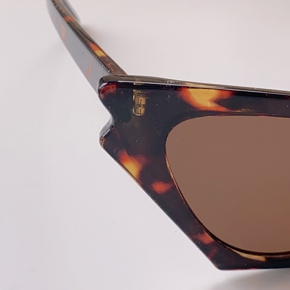 Leopard cat-eye sunglasses! 🕶 🐆 - Picture 3 of 6